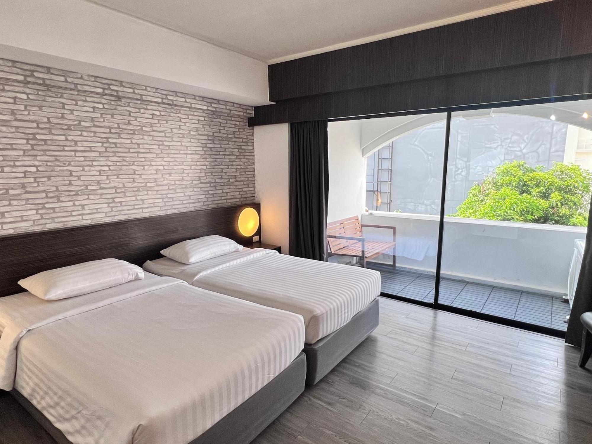 White Palace Hotel