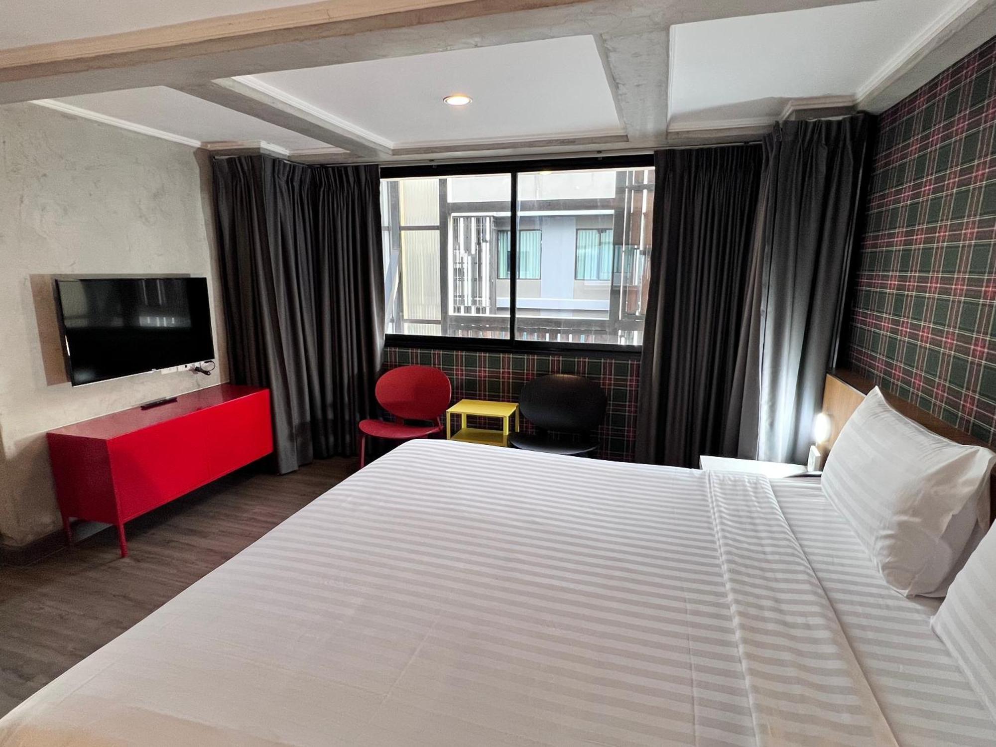 White Palace 3*